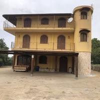 Villa con terreno di pertinenza melilli