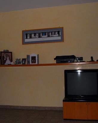 Mobile a mensolone multiuso