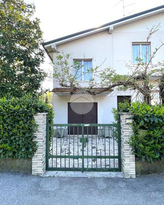 BIFAMILIARE A BRESCIA