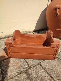 Cassetta portavaso decorativa in terracotta – 32 ×