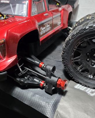 Arrma Outcast 8S 1/5  formidabile
