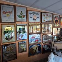 Specchi e bicchieri della birra