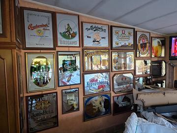 Specchi e bicchieri della birra