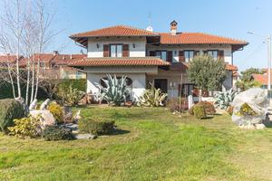 VILLA SINGOLA A BARBANIA