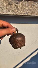 Campanaccio antico in bronzo. 