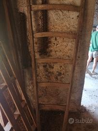 scale a legno vecchie