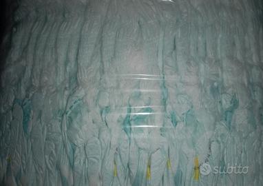 n.32 pannolini mutandino Pampers 