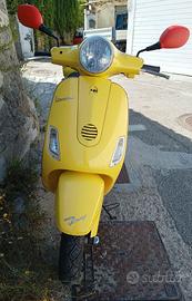 Piaggio Vespa 50 LX gialla - 2008