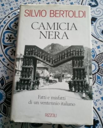 Camicia nera di Silvio Bertoldi