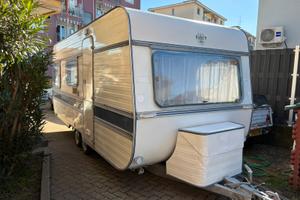 Roulotte Adria biasse