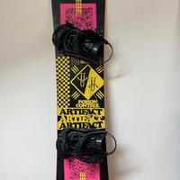 Snowboard con scarponi 