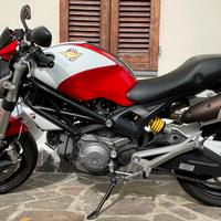 Ducati monster 696