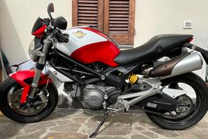 Ducati monster 696