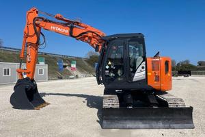 ESCAVATORE CINGOLATO HITACHI ZX 135 US-5B
