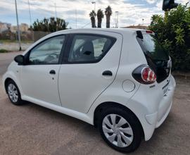 Toyota Aygo 1.0 12V VVT-i 5 porte Lounge Connect