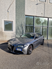 Alfa Romeo Giulia 2.2 at8