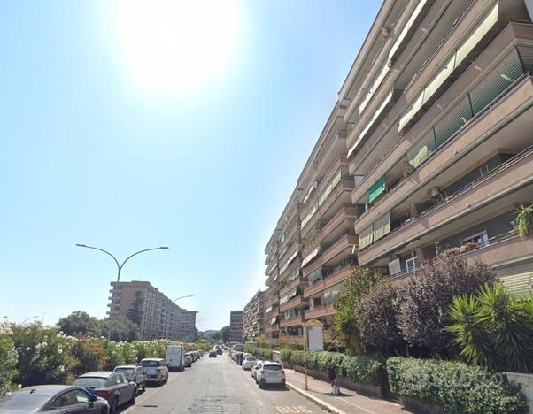 Cinecitta bilocale con balcone