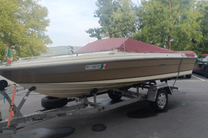 Motoscafo 6 m. Searay Boats 4 Tempi
