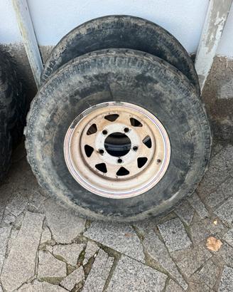 Cerchi in lega e gomme defender
