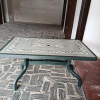 tavolo e ombrellone  da giardino