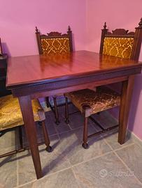 Tavolo quadrato in noce nuovo