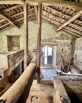 Rustico / Casale di 50 m² con 1 locale a Trecastag