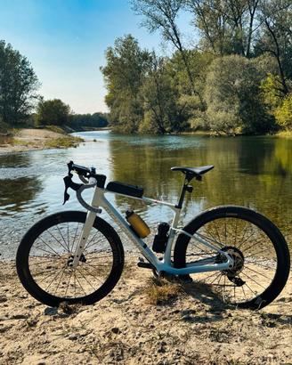BICICLETTA GRAVEL  MONDRAKER ARID CARBON RR TG M