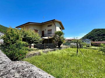 CASA INDIPENDENTE: spazio e luce in una cornice...