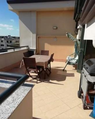 Appartamento in parco con terrazzo box e p. auto