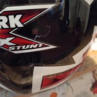 casco moto usato ma tenuto bene a un piccolo segno