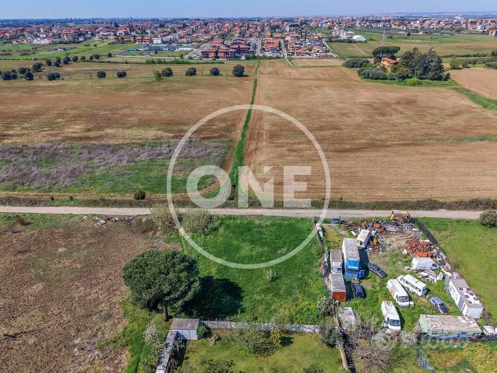 Terreno di 720 m² a Roma - Altro