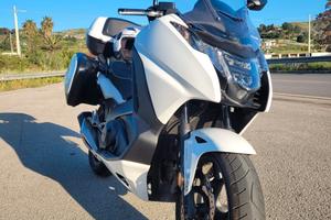 Honda integra 750