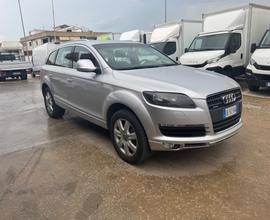 Audi Q7 3.0 V6 TDI 233CV quattro tiptronic