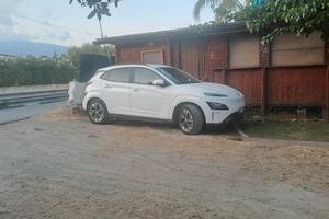kona electric  39kw XLine ( Auto Demo)