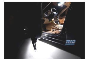 PLAFONI LED LUCE PER PIEDI E PORTE BMW