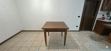 Tavolo a libro in legno 90x90 (apribile a 180) 