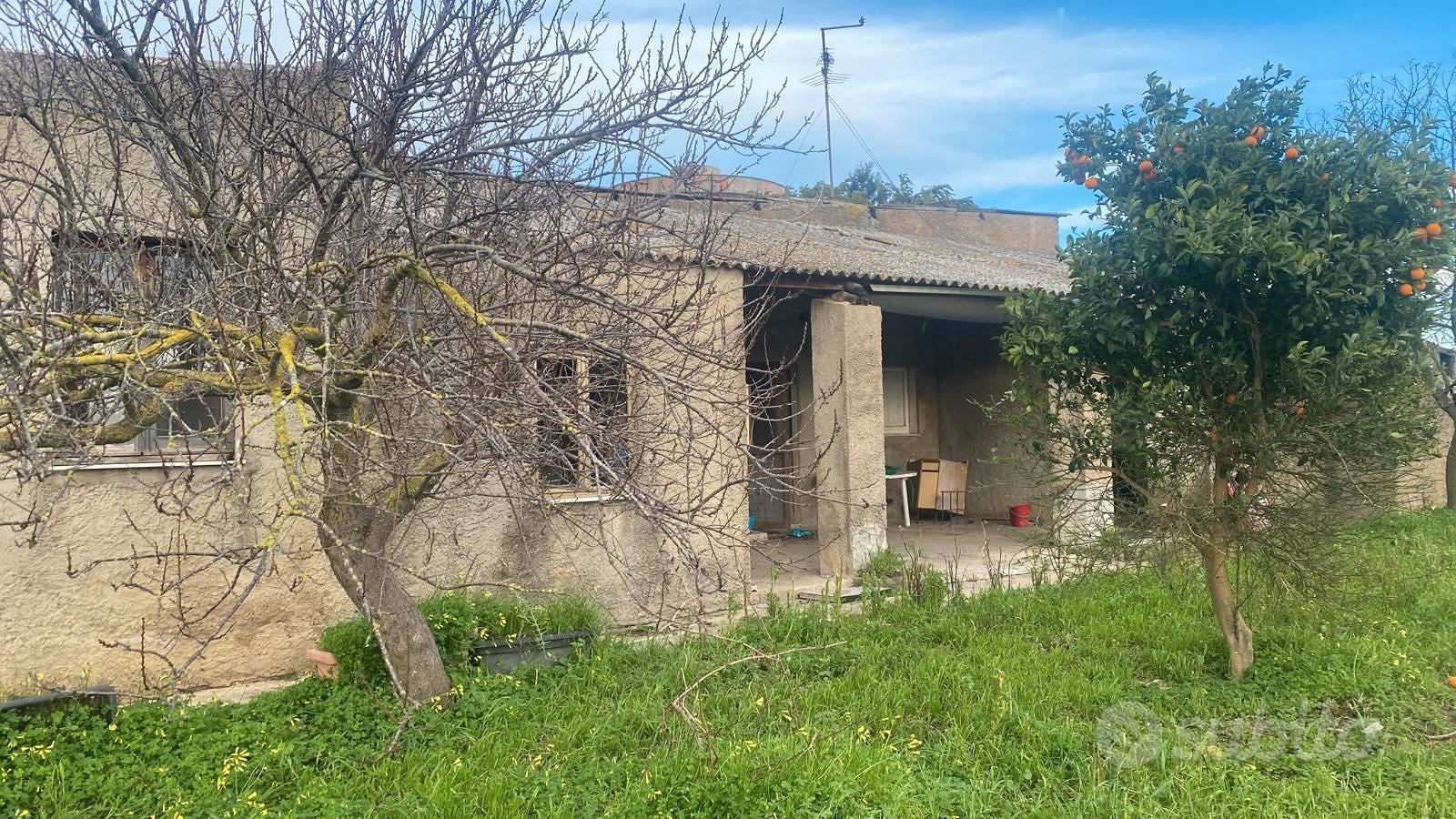 Ampia villa indipendente su 4 lati ristrutturare - Vista 3