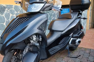 scooter mp3 300cc yourban LT  piaggio 