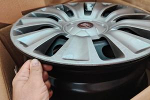 3 Cerchi 16" con borchie marchiato fiat