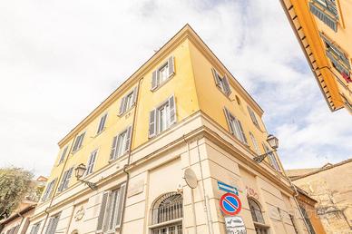 3 LOCALI A ROMA