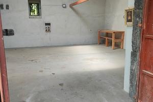 A Macchia di Giarre magazzino-deposito 80mq con lu