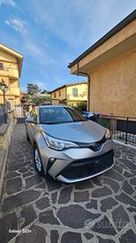 Toyota C-HR 1.8 Hybrid Active. imm aprile 2022