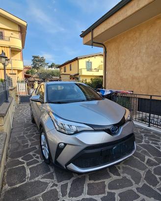 Toyota C-HR 1.8 Hybrid Active. imm aprile 2022