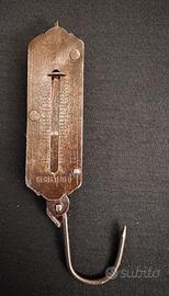 Bilancia tascabile vintage a molla con gancio