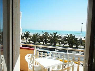 Ampio trilocale direttmente su Lungomare Alba Adri