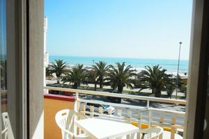 Ampio trilocale direttmente su Lungomare Alba Adri