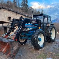 Trattore agricolo Ford 7610 con caricatore