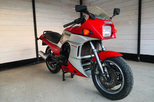 Kawasaki GPZ900R del 1985