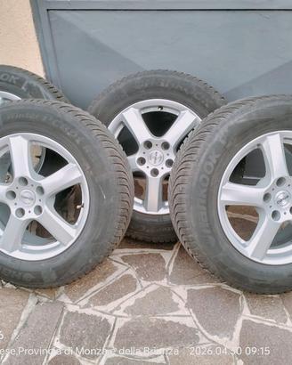 Gomme e cerchi in lega r16