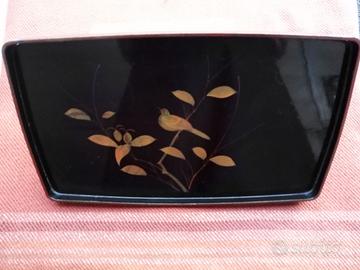 Vassoio giapponese laccato nero disegno